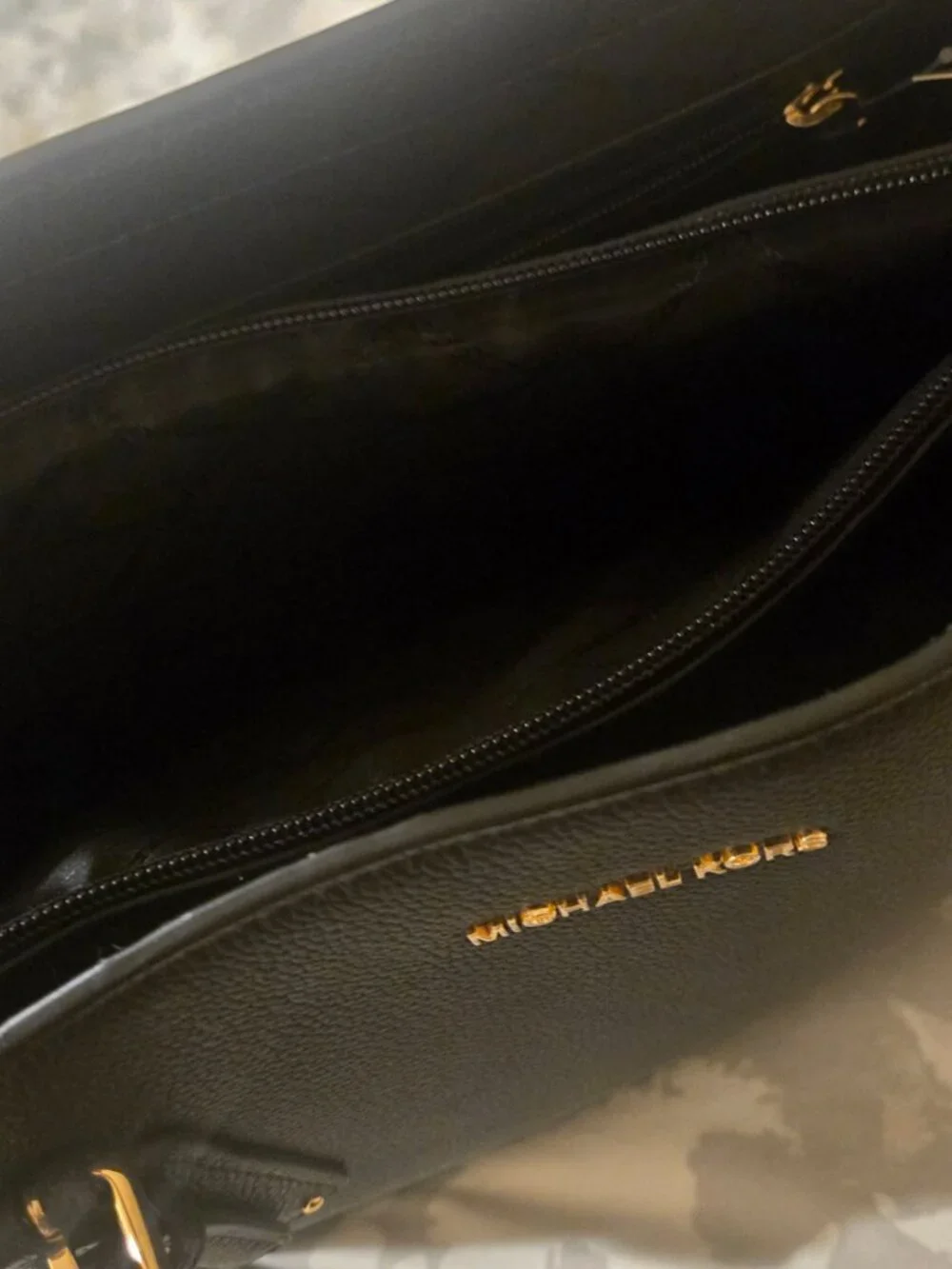 Michael Kors Voyager Tote